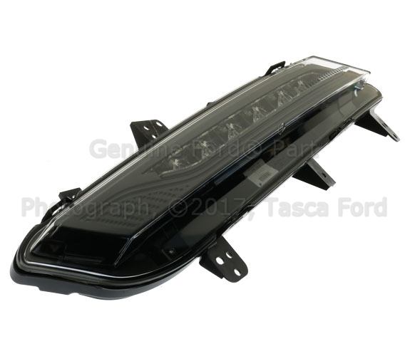 DP5Z15A201C - : Fog Lamp Assembly - Passenger Side (RH) for Ford Image