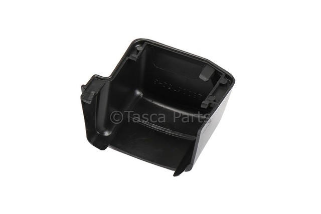 26005750 - Steering: Cap for Buick: Century, Commercial Chassis, Electra, LeSabre, Park Avenue, Reatta, Riviera, Roadmaster | Cadillac: 60 Special, DeVille, Eldorado, Fleetwood, Seville | Chevrolet: Astro, Blazer, C1500, C2500, C3500, Camaro, Caprice, Corvette, G10, G20, G30, Impala, K1500 Pickup, K2500 Pickup, K3500 Pickup, Lumina APV, P30, S10, S10 Blazer, Suburban C1500, Suburban C2500, Suburban K1500, Suburban K2500 | GMC: C1500 Pickup, C2500 Pickup, C3500 Pickup, G1500, G2500, G3500, Jimmy, K1500 Pickup, K2500 Pickup, K3500 Pickup, P3500, Safari, Sonoma, Suburban C1500, Suburban C2500, Suburban K1500, Suburban K2500, Typhoon, Yukon | Oldsmobile: 88, 98, Bravada, Custom Cruiser, Cutlass Ciera, Cutlass Cruiser, Delta 88, LSS, Regency, Silhouette | Pontiac: Bonneville, Firebird Image