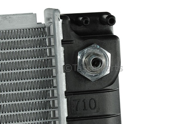 10449531 - Cooling System: Radiator for GM Image