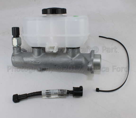 F4TZ2140BD - Brakes: Master Cylinder for Ford: E-350 Econoline, E-350 Econoline Club Wagon, Econoline Super Duty, F-250, F-350 Image