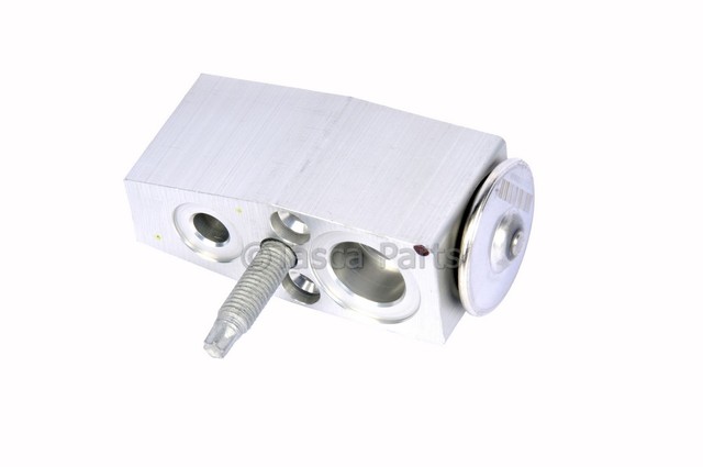 22989959 - HVAC: Expansion Valve for Cadillac: Escalade, Escalade ESV | Chevrolet: Silverado 1500, Silverado 2500 HD, Silverado 3500 HD, Suburban, Suburban 3500 HD, Tahoe | GMC: Sierra 1500, Sierra 2500 HD, Sierra 3500 HD, Yukon, Yukon XL Image