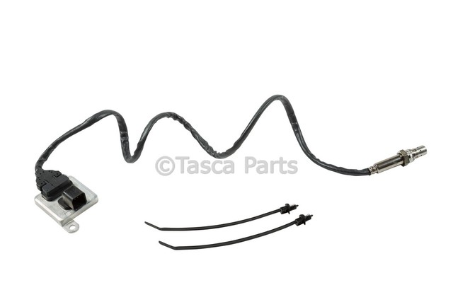 19330002 - : Nitrogen Oxide Sensor with Clips for GM Image
