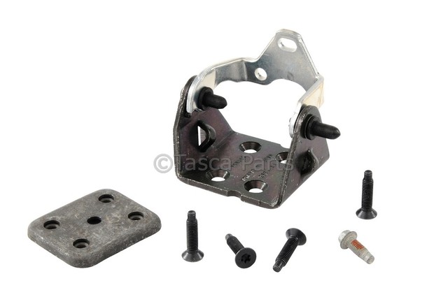 88937056 - Body: Upper Hinge for Buick: Rainier | Chevrolet: Trailblazer, Trailblazer EXT | GMC: Envoy, Envoy XL, Envoy XUV | Oldsmobile: Bravada Image