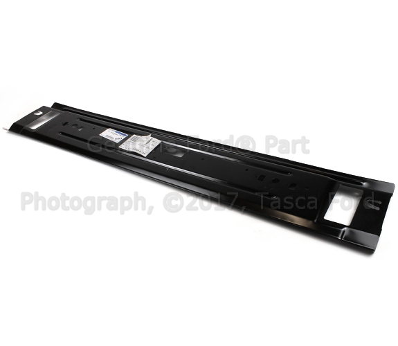 9C3Z2540484B - Body: Rear Header for Ford: F-250 Super Duty, F-350 Super Duty, F-450 Super Duty, F-550 Super Duty Image