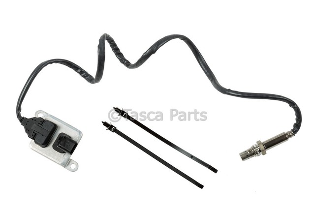 19330003 - : Nitrogen Oxide Sensor with Clips for GM Image