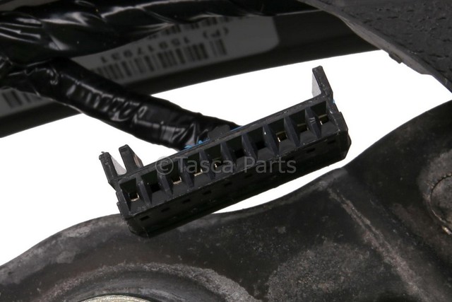 15917931 - Steering: Steering Wheel for Cadillac: Escalade ESV, Escalade EXT | Chevrolet: Avalanche, Silverado 1500, Silverado 2500 HD, Silverado 3500 HD, Suburban 1500, Suburban 2500, Tahoe | GMC: Sierra 1500, Sierra 2500 HD, Sierra 3500 HD, Yukon XL 1500, Yukon XL 2500 Image