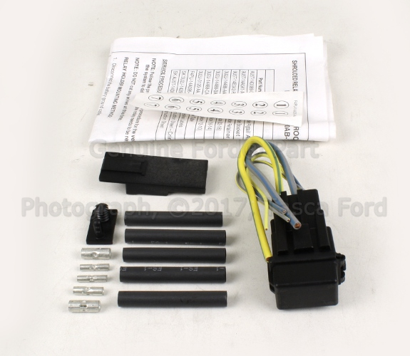 AU5Z14N089FA - Electrical: Relay for Ford: Aerostar, Crown Victoria, E-150, E-150 Club Wagon, E-150 Econoline, E-150 Econoline Club Wagon, E-250, E-250 Econoline, E-350 Club Wagon, E-350 Econoline, E-350 Econoline Club Wagon, E-350 Super Duty, E-450 Econoline Super Duty, E-450 Super Duty, E-550 Econoline Super Duty, E-550 Super Duty, Econoline Super Duty, Edge, Escape, Escort, Explorer, Five Hundred, Flex, Mustang, Ranger, Taurus, Taurus X | Lincoln: Blackwood, Mark VIII, MKS, MKX, Town Car | Mercury: Grand Marquis, Marauder, Mariner, Montego, Mountaineer, Sable, Tracer Image