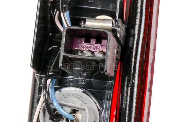 25890530 - Electrical: High Mount Lamp for Chevrolet: Silverado 1500, Silverado 2500 HD, Silverado 3500 HD | GMC: Sierra 1500, Sierra 2500 HD, Sierra 3500 HD | Hummer: H3T Image