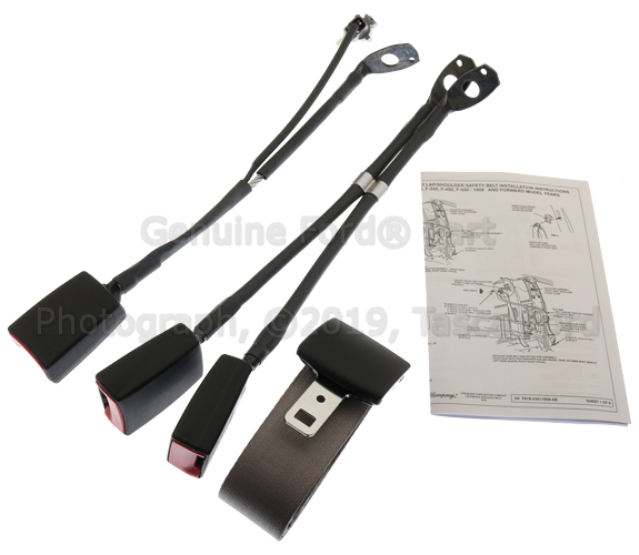 1C3Z25611B60AAC - Electrical: Center Seat Belt for Ford: Excursion, F-250 Super Duty, F-350 Super Duty, F-450 Super Duty, F-550 Super Duty Image