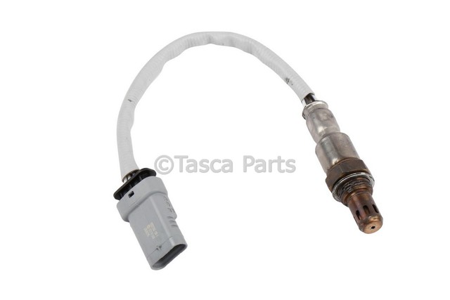 12670253 - Emission System: Lower Oxygen Sensor for Cadillac: Escalade, Escalade ESV | Chevrolet: Express 2500, Express 3500, Express 4500, LCF 3500, LCF 3500HG, Silverado 1500, Silverado 1500 LTD, Silverado 2500 HD, Silverado 3500 HD, Suburban, Tahoe | GMC: Savana 2500, Savana 3500, Savana 4500, Sierra 1500, Sierra 1500 Limited, Sierra 2500 HD, Sierra 3500 HD, Yukon, Yukon XL Image