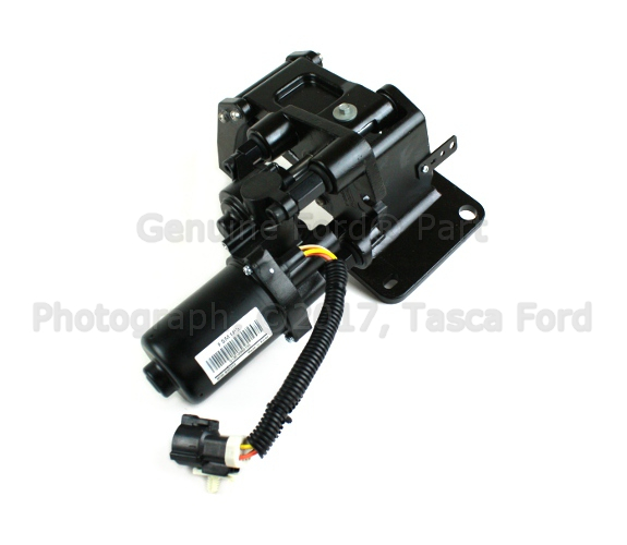 9L7Z16A507A - : Front Bracket - Driver's Side (LH) for Ford: Expedition | Lincoln: Navigator Image