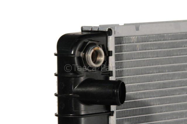 52450026 - Cooling System: Radiator for Chevrolet: S10, S10 Blazer | GMC: Jimmy, Jimmy S15, S15, Sonoma, Syclone, Typhoon | Oldsmobile: Bravada Image