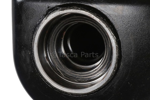 19256713 - Front Drive Axle: Tube for Chevrolet: Express 1500, Express 2500, Express 3500 | GMC: Savana 1500, Savana 2500, Savana 3500 Image