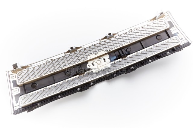 22767485 - Exterior: Exterior Trim, Chrome Grille Kit for Chevrolet: Silverado 1500, Silverado 1500 Classic, Silverado 1500 HD Classic, Silverado 2500 HD, Silverado 2500 HD Classic, Silverado 3500 Classic, Silverado 3500 HD Image