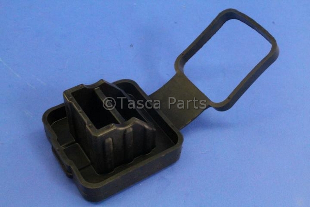 Trailer Hitch Plug - Mopar (82213706)
