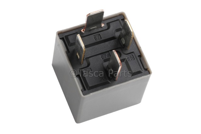 13468934 - Electrical: Relay for Buick: Enclave, LaCrosse | Cadillac: ELR, Escalade, Escalade ESV, XT4, XT5, XT6 | Chevrolet: Silverado 1500, Silverado 1500 LD, Silverado 1500 LTD, Silverado 2500 HD, Silverado 3500 HD, Suburban, Tahoe, Traverse, Traverse Limited | GMC: Acadia, Canyon, Sierra 1500, Sierra 1500 Limited, Sierra 2500 HD, Sierra 3500 HD, Yukon, Yukon XL Image