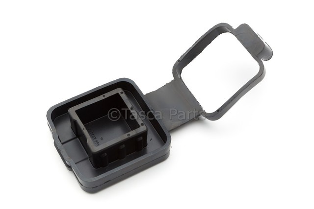 23181345 - : Trailer Hitch Receiver Cover for Chevrolet: Silverado 1500 | GMC: Acadia, Acadia Limited, Savana 2500, Savana 3500, Savana 4500, Sierra 1500, Sierra 1500 Limited, Sierra 2500 HD, Sierra 3500 HD, Yukon, Yukon XL Image