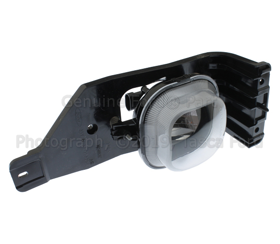 6C3Z15200A - : Fog Lamp - Passenger Side (RH) for Ford: Excursion, F-250 Super Duty, F-350 Super Duty, F-450 Super Duty, F-550 Super Duty Image