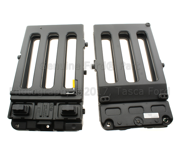 8C3Z99286A40C - Exterior: Bed Extender - Black for Ford: E-350 Super Duty, E-450 Super Duty, F-250 Super Duty, F-350 Super Duty, F-450 Super Duty, F-550 Super Duty Image