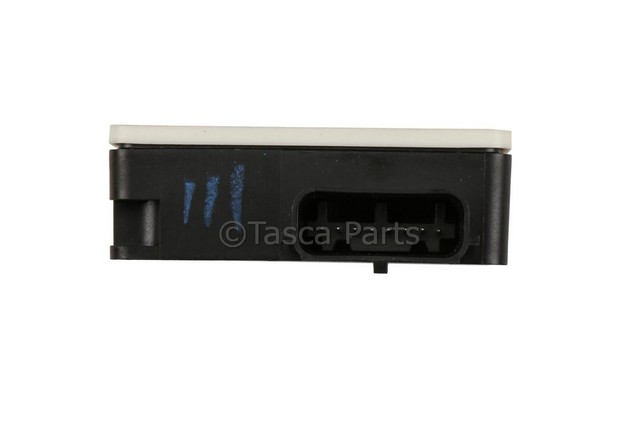 84112235 - : Short Range Radar Sensor for Cadillac: ATS, CTS, Escalade, Escalade ESV, XTS | Chevrolet: Suburban, Suburban 3500 HD, Tahoe | GMC: Yukon, Yukon XL Image