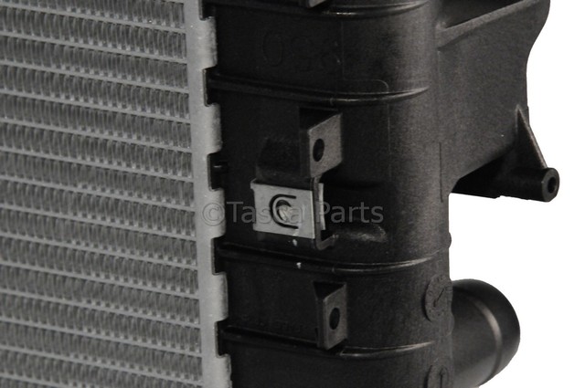 2006-2011 GM Radiator 25769584 | TascaParts.com