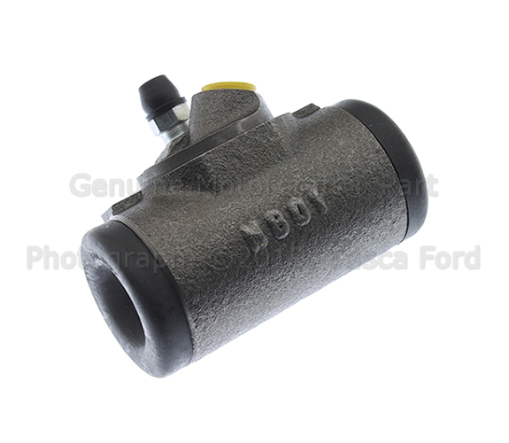1C2Z2261GA - : Wheel Cylinder for Ford: E-250 Econoline, E-350 Econoline, E-350 Econoline Club Wagon, F-250, F-250 HD, F-350, F-Super Duty Image