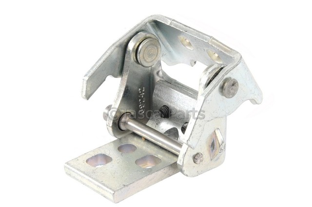 10304599 - Body: Upper Hinge for Buick: Century, Regal | Chevrolet: Monte Carlo | Oldsmobile: Intrigue | Pontiac: Grand Prix Image