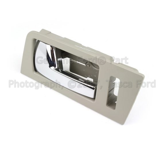 8L8Z7822601BA - Body: Handle, Inside for Ford: Escape | Mercury: Mariner Image