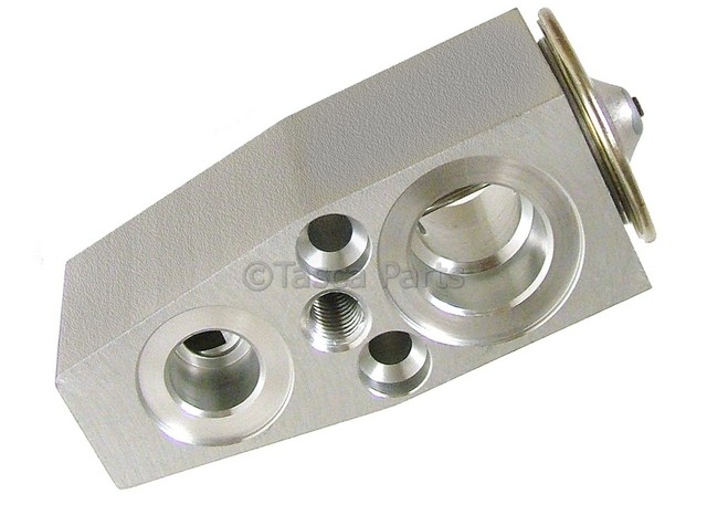 52495729 - HVAC: Expansion Valve for Buick: LaCrosse | Cadillac: Escalade ESV | Chevrolet: Cobalt, HHR, Impala, Malibu, Monte Carlo, Suburban 1500, Suburban 2500 | GMC: Yukon XL 1500, Yukon XL 2500 | Pontiac: G5, G6, Grand Prix | Saturn: Aura, Ion Image