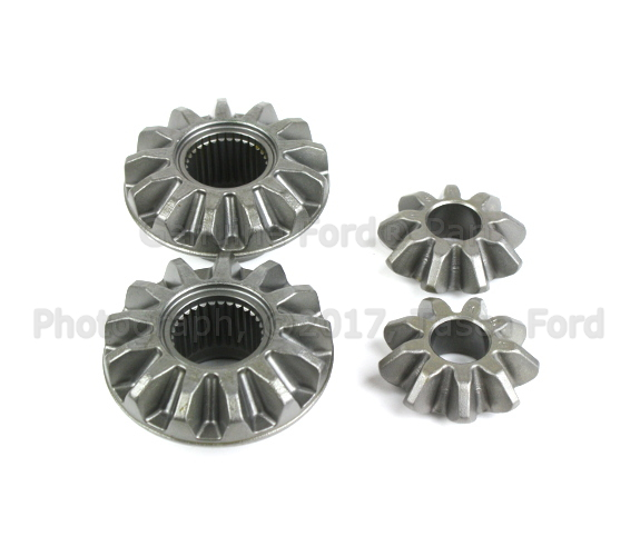 AR3Z4215A - Universals &amp; Rear Axle: Side Gear for Ford: Crown Victoria, E-150 Econoline, E-150 Econoline Club Wagon, Expedition, Explorer, F-150, F-150 Heritage, Mustang | Lincoln: Aviator, Mark LT, Navigator | Mercury: Grand Marquis, Mountaineer Image