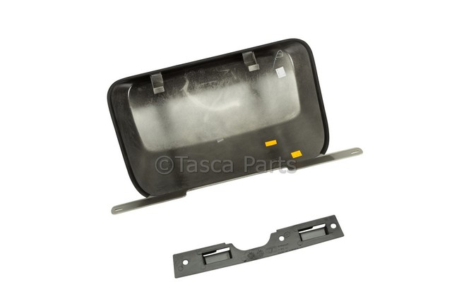 22832538 - Trailering: Trailer Hitch Receiver Cover for GM Image