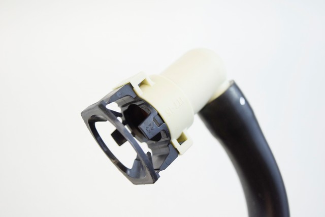 23287620 - : Part# 23287620 HOSE AND VALVE for Buick: Enclave | Chevrolet: Traverse | GMC: Acadia, Acadia Limited | Saturn: Outlook Image