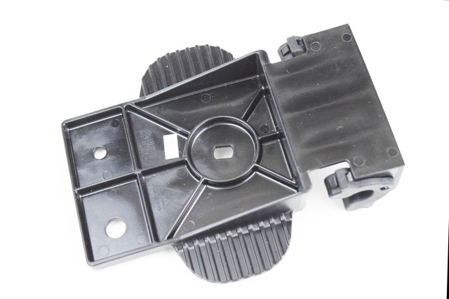 15858430 - : Part# 15858430 Engine Intake Manifold Cover Retainer for Cadillac: Escalade, Escalade ESV | Chevrolet: Silverado 1500, Silverado 2500 HD, Silverado 3500 HD, Suburban 1500, Suburban 2500, Tahoe | GMC: Sierra 1500, Sierra 2500 HD, Sierra 3500 HD, Yukon, Yukon XL 1500, Yukon XL 2500 | Hummer: H2 Image