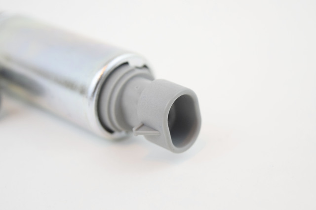 12679099 - : Part# 12679099 Intake Variable Valve Timing (VVT) Solenoid for Buick: LaCrosse, Regal, Verano | Chevrolet: Captiva Sport, Cobalt, Equinox, HHR, Impala, Malibu | GMC: Terrain | Pontiac: G5, G6, Solstice | Saturn: Aura, Ion, Sky, Vue Image