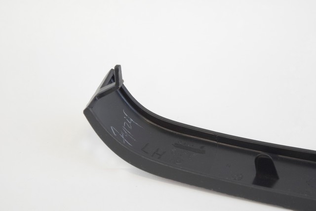 12335957 - : Part# 12335957 Primed Front Grille Molding for Chevrolet: Silverado 1500, Silverado 1500 Classic, Silverado 1500 HD, Silverado 1500 HD Classic, Silverado 2500 HD, Silverado 2500 HD Classic, Silverado 3500, Silverado 3500 Classic, Silverado 3500 HD Image