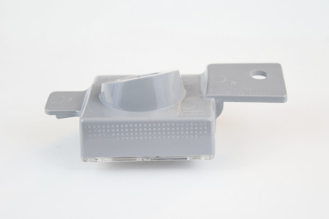 23251665 - : Part# 23251665 Passenger Side Rear License Plate Lamp for Chevrolet: Colorado, Silverado 1500, Silverado 1500 LD, Silverado 1500 LTD, Silverado 2500 HD, Silverado 3500 HD | GMC: Canyon, Hummer EV Pickup, Sierra 1500, Sierra 1500 Limited, Sierra 2500 HD, Sierra 3500 HD Image