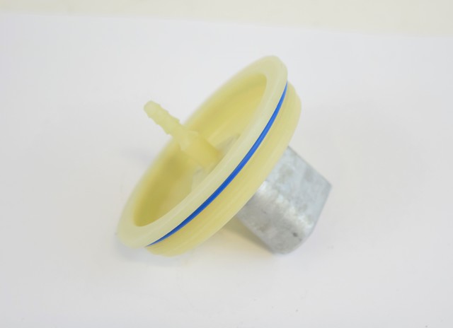 12479390 - : Part# 12479390 Front Differential Carrier Vent Hose Connector for Chevrolet: K1500 Pickup, K2500 Pickup, K3500 Pickup, Suburban K1500, Suburban K2500, Tahoe | GMC: K1500 Pickup, K2500 Pickup, K3500 Pickup, Suburban K1500, Suburban K2500, Yukon Image