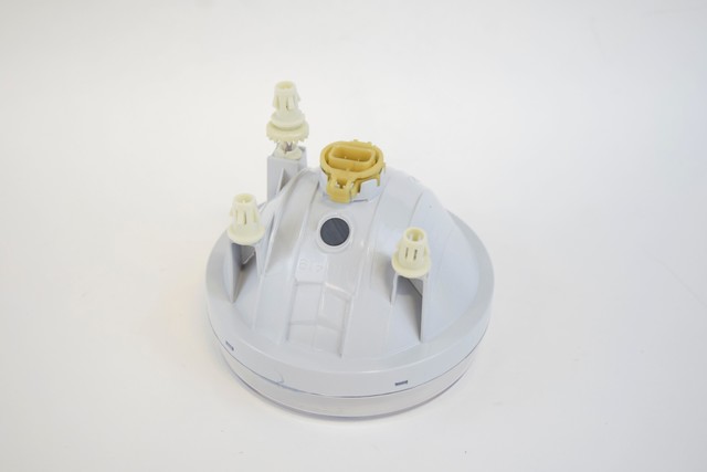 25866495 - : Part# 25866495 Front Driver Side Fog Lamp Assembly with Retainers for GMC: Sierra 1500, Sierra 2500 HD, Sierra 3500 HD Image