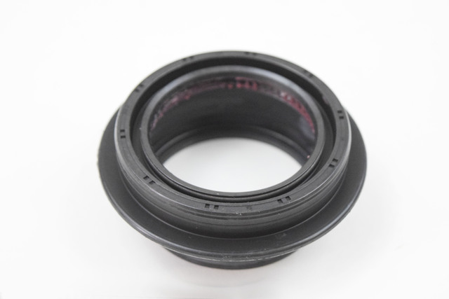 12478093 - Transfer Case: Transfer Case Output Shaft Seal for Chevrolet: Avalanche 2500, Silverado 2500, Silverado 2500 HD, Silverado 2500 HD Classic, Silverado 3500, Silverado 3500 Classic, Suburban 2500 | GMC: Sierra 2500, Sierra 2500 HD, Sierra 2500 HD Classic, Sierra 3500, Sierra 3500 Classic, Yukon XL 2500 Image