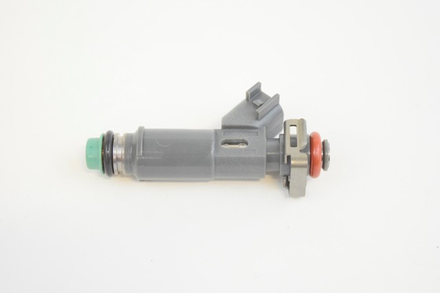12606110 - : Part# 12606110 Multi-Port Fuel Injector Assembly for Chevrolet: Cobalt, HHR, Malibu | Pontiac: G5, G6, Solstice | Saturn: Aura, Ion, Sky, Vue Image