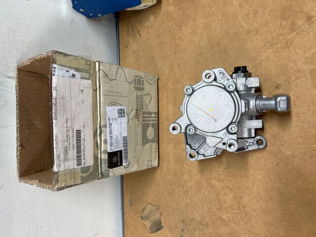 003-466-54-01-80 - Remanufactured Hydraulic Pump 2003-2011