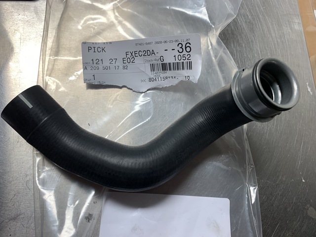 2095011782 - : Hose for Mercedes-Benz Image