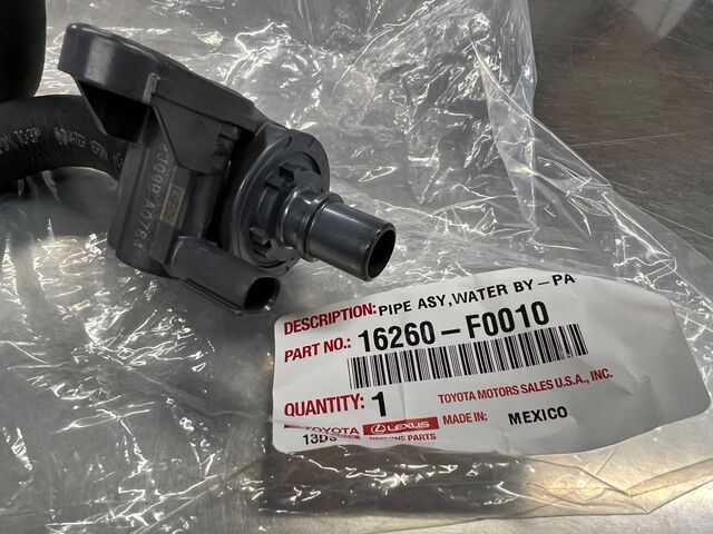 ぽぽ8247 Amazon.com: FridayParts Lower Housing Thermostat Flange