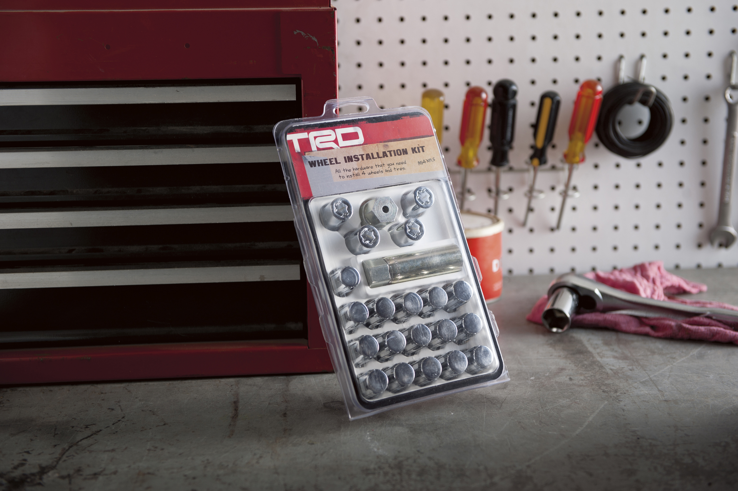 PTR2760110 - Serviceable Components: Wheel, Trd Wheel Installation Kit for Toyota: Land Cruiser, Sequoia, Tundra Image