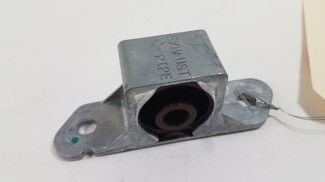 掛軸 179 18307633092 - 2011-2021 BMW Front Pipe Insulator (18-30-7-633-092