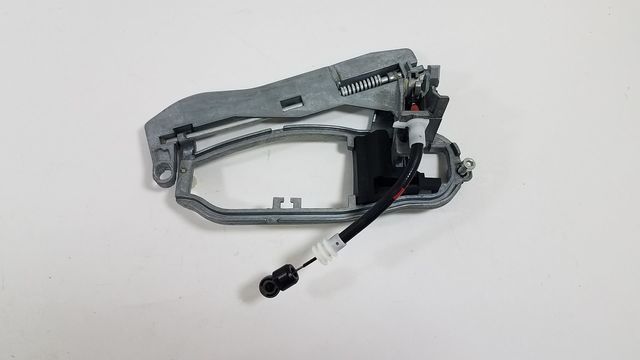 51218243616 - 2000-2006 BMW X5 Carrier, Handle Right (51-21-8-243