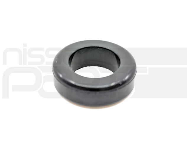 16636V5000 - : INJECTOR INSULATOR (S12 S13 Z31 D21 R32 R33 +MORE) for Nissan: D21, Pulsar NX Image