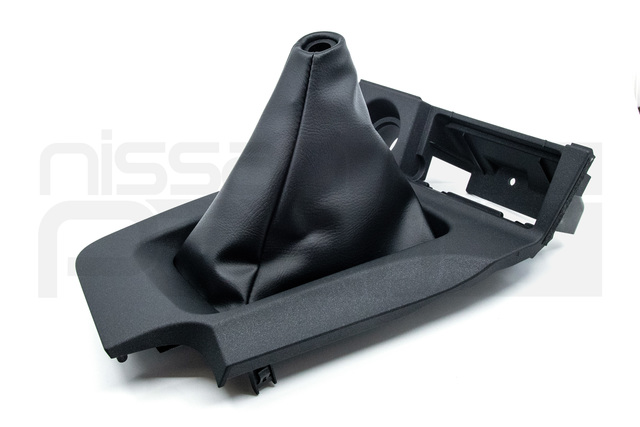 96935AA005 - : SHIFT BEZEL AND BOOT (R34 5-SPEED MANUAL) for Nissan: GT-R Image