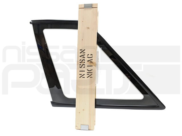 8330604U00 - : R32 2-DOOR QUARTER WINDOW GLASS RH for Nismo Image