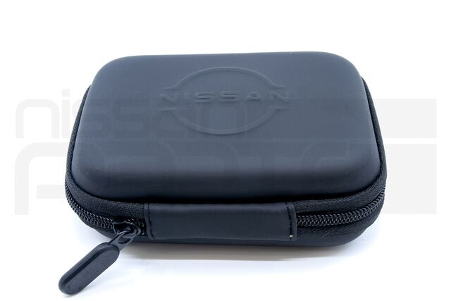 T99Q76SA3A - : NISSAN CHARGING CABLE SET for Nissan: Altima, ARIYA, Armada, Frontier, GT-R, Kicks, Kicks Play, LEAF, Maxima, Murano, Pathfinder, Qashqai, Rogue, Rogue Sport, Sentra, TITAN, TITAN XD, Versa, Z Image